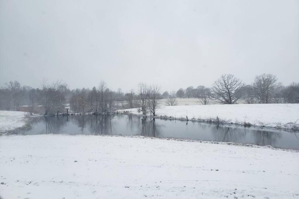 Little House By The Pond Oneida Exterior foto